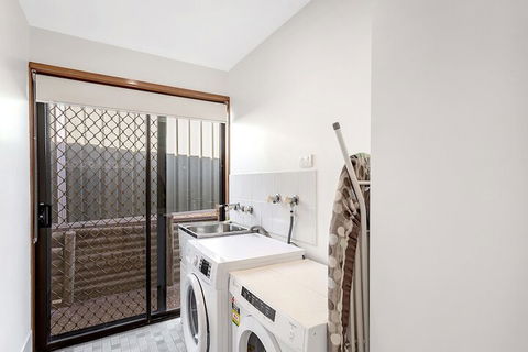 Campbell Avenue 28 - Accommodation Gladstone 7