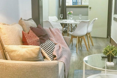 Sky Garden Studios - Accommodation Gladstone 2