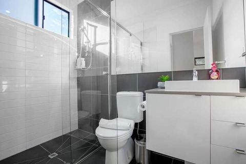 89 Fancy Doncaster Home - Accommodation Gladstone 4