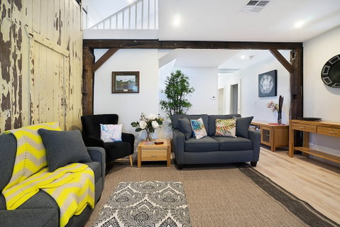 Accommodation Hunter - James St Morpeth - Accommodation Gladstone 3