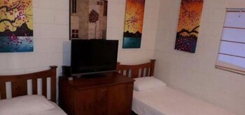La Casa De Playa - Accommodation Gladstone 6