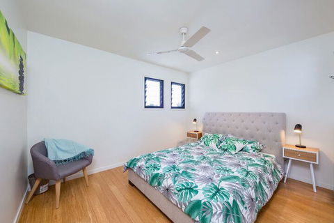 Gold Coast Stunning Waterfront Retreat By Hostrelax - Accommodation Gladstone 7