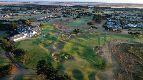 13th Beach Golf Lodges - Accommodation Gladstone 2