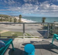 King of North Bay 103 Gold Coast Drive - Accommodation Gladstone