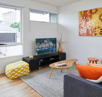 Spacious Carlton 1 bedroom Apt With Secure Parking - Accommodation Gladstone