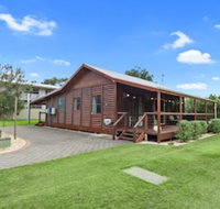 The Log Cabin 47 Jetty Road - Accommodation Gladstone
