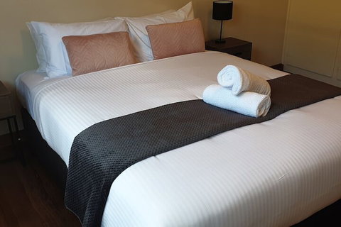 Port Life Beach House - Accommodation Gladstone 4