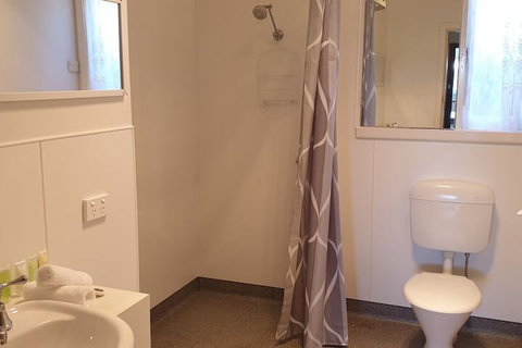 Port Life Beach House - Accommodation Gladstone 5