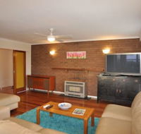 Salty Sands Meters From THE Beach Free Wifi - Accommodation Gladstone