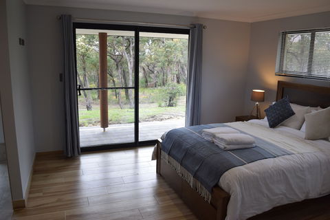 Eagle Bay House - Accommodation Gladstone 2