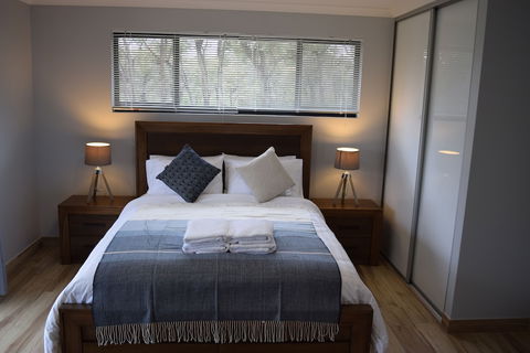 Eagle Bay House - Accommodation Gladstone 4