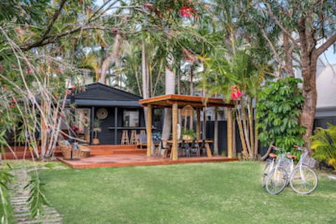 A PERFECT STAY - 3 Salty Sisters - Accommodation Gladstone 0