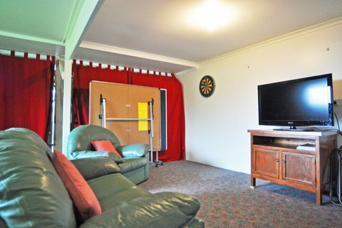 Aqua Escape On Anderson Free Wifi & Netflix PET Friendly - Accommodation Gladstone 2