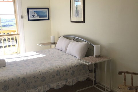 Angaston House - Accommodation Gladstone 7