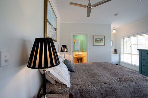 Angaston House - Accommodation Gladstone 2