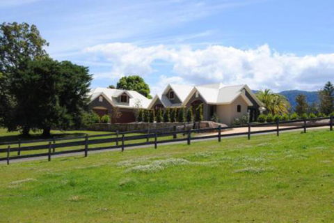 Colorado Beauty Nestled In The Heart Of Bonville - Accommodation Gladstone 3
