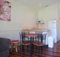 11 Korora Palms 1 Bedroom Bure - Accommodation Gladstone