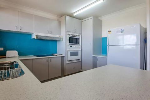 Ocean Avenue 55 - Accommodation Gladstone 2