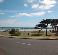 Portarlington Holiday Units  Pool - Accommodation Gladstone