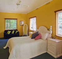 Corktree Cottage - Accommodation Gladstone