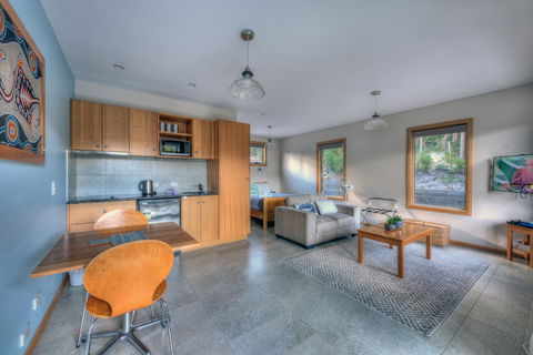 Freycinet Stone Studio 6 - Accommodation Gladstone 3
