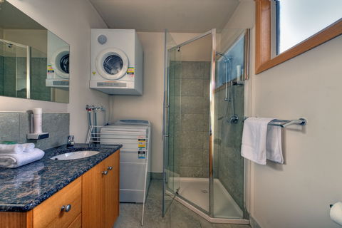 Freycinet Stone Studio 6 - Accommodation Gladstone 2