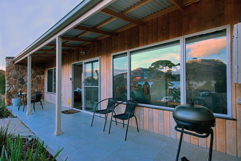 Freycinet Stone Studio 6 - Accommodation Gladstone 1