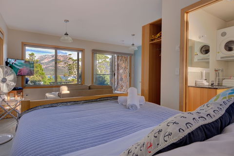 Freycinet Stone Studio 6 - Accommodation Gladstone 4