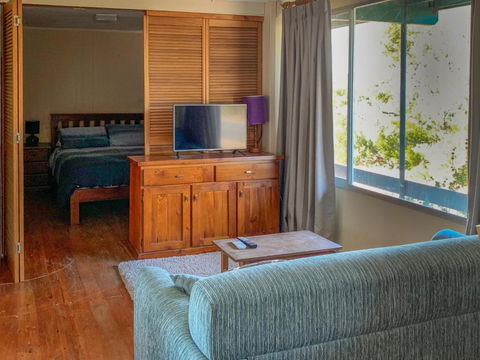 Longbeach House - Accommodation Gladstone 3