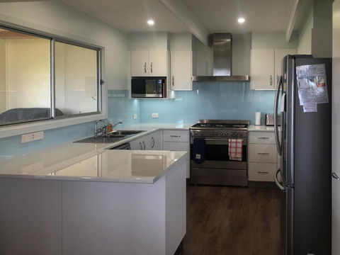 Longbeach House - Accommodation Gladstone 5