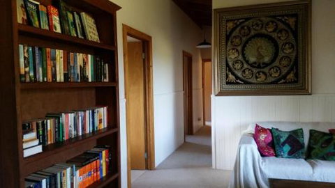 Alps Lodge - Accommodation Gladstone 5