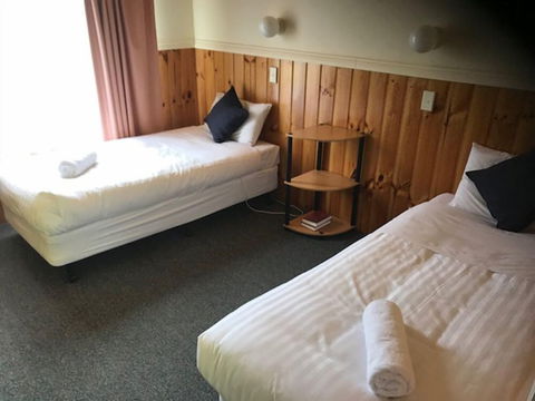 Kellraine Holiday Units - Accommodation Gladstone 3