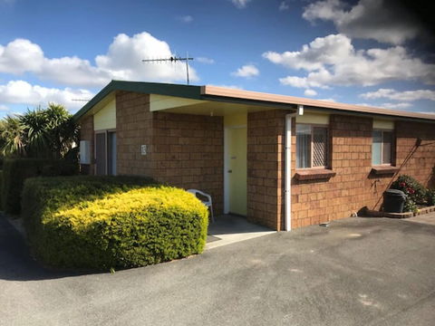 Kellraine Holiday Units - Accommodation Gladstone 0