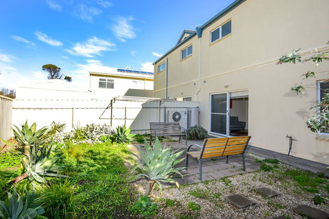 The Leafy Dragon - Accommodation Gladstone 0