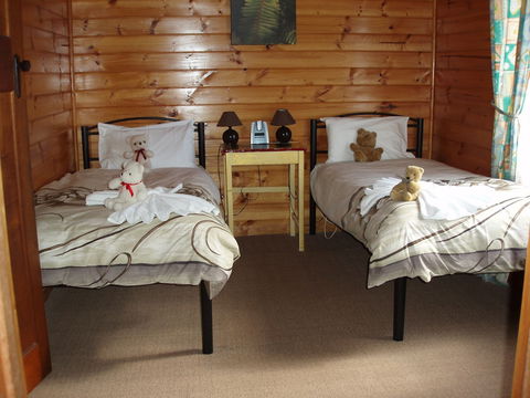 Boat Harbour Garden Cottages - Accommodation Gladstone 2