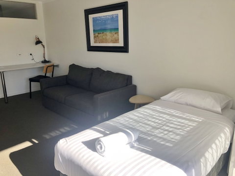 Eastcoaster Resort - Accommodation Gladstone 0