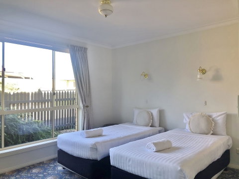 Eastcoaster Resort - Accommodation Gladstone 1