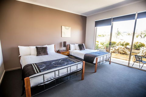 De'Vine Escape - Accommodation Gladstone 2