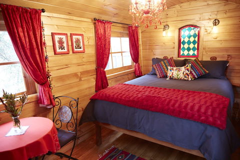 Heimat Chalets - Accommodation Gladstone 3