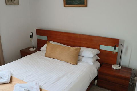 Robinson Cottage - Accommodation Gladstone 2