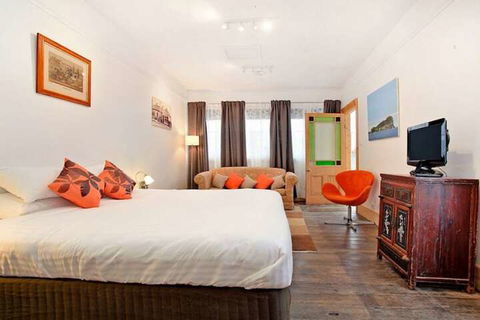 Robinson Cottage - Accommodation Gladstone 1