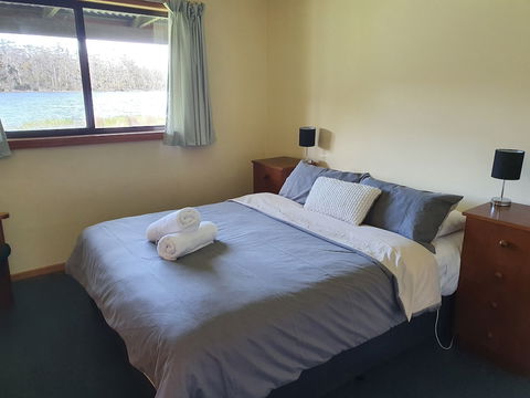 Lake Yalleena Nature Retreat - Accommodation Gladstone 4
