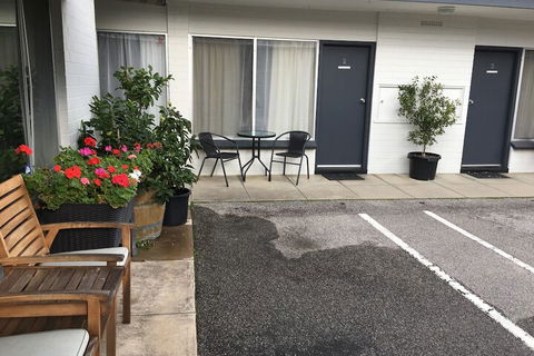 Victor Harbor City Inn - Accommodation Gladstone 5