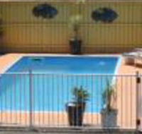 Twin Pines Motel - Accommodation Gladstone