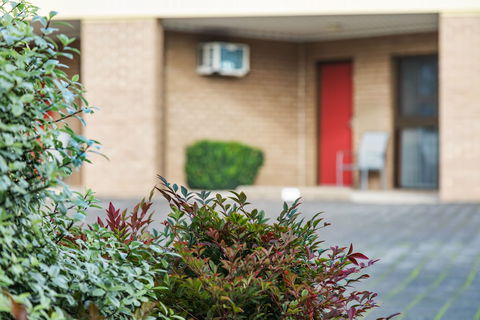 Presidential Motel - Accommodation Gladstone 0