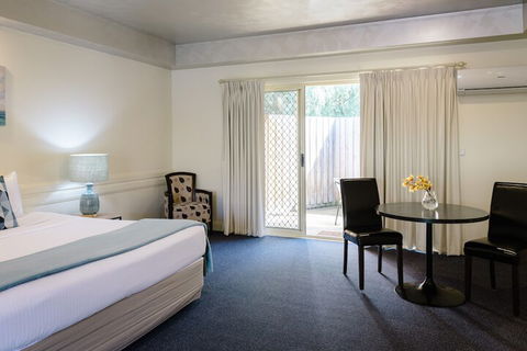 Fairways Resort - Accommodation Gladstone 3