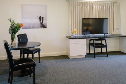 Fairways Resort - Accommodation Gladstone 5