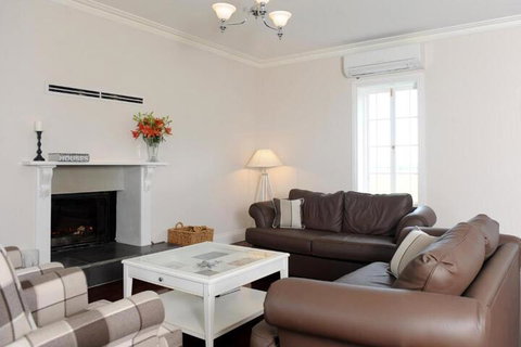 Fayrefield House - Accommodation Gladstone 5