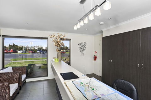 Elm Tree Motel - Accommodation Gladstone 1