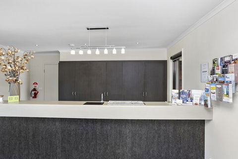 Elm Tree Motel - Accommodation Gladstone 2